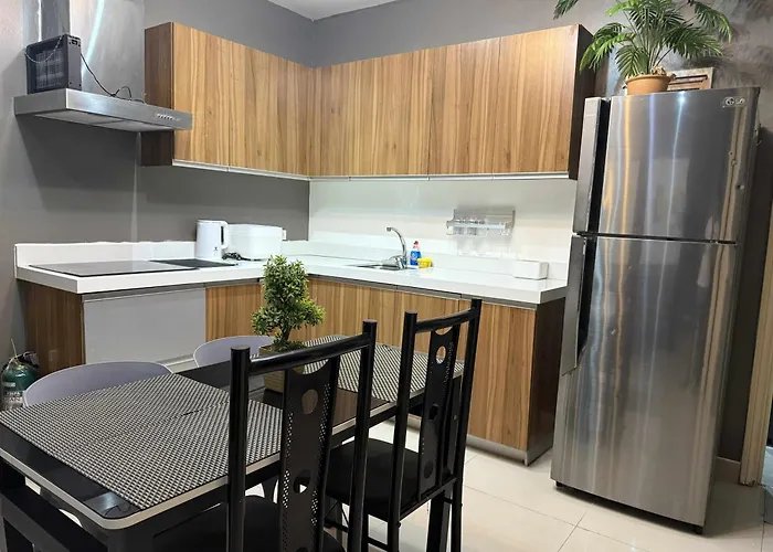 The Gramercy Residences - 2 Bedroom With Balcony 旅馆