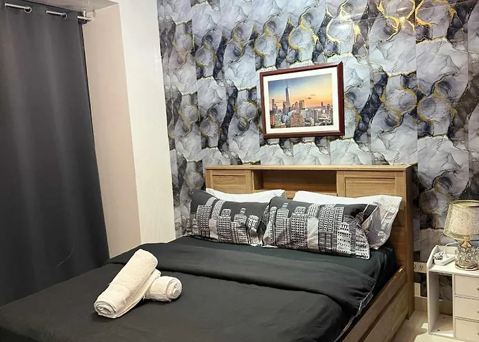 旅馆 The Gramercy Residences - 2 Bedroom With Balcony *