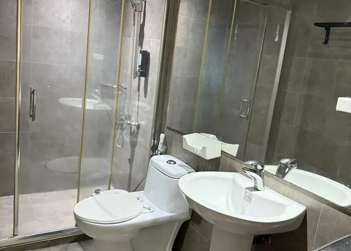 The Gramercy Residences - 2 Bedroom With Balcony 旅馆